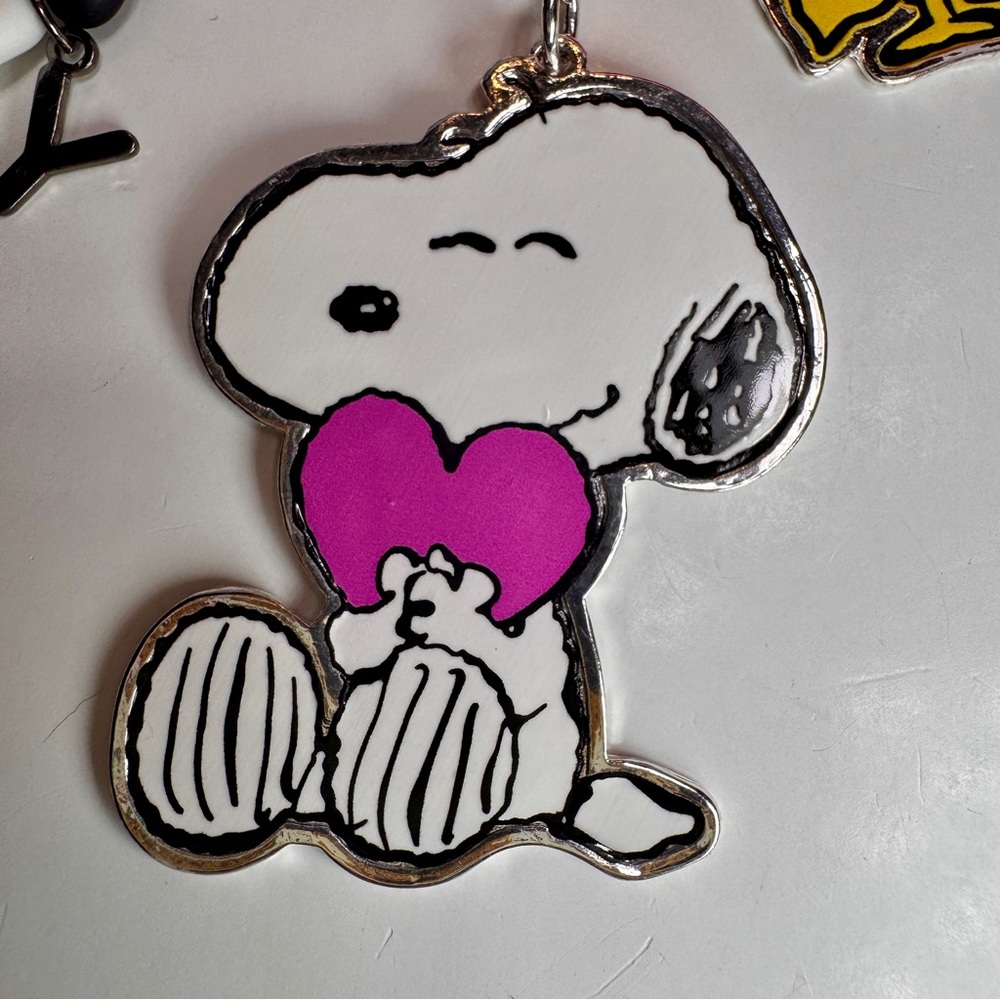 NWT Women's Peanuts Snoopy Bag Charm or Keychain from Primark. - Picture 3 of 11